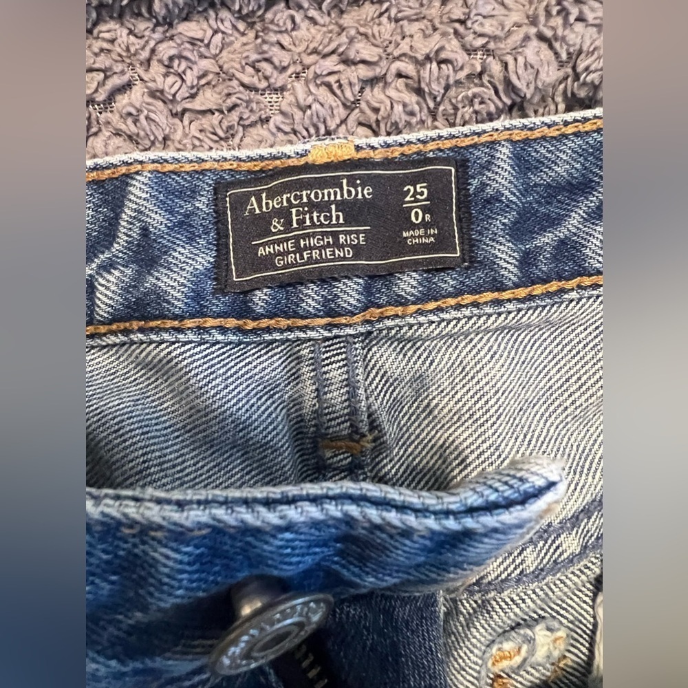 Abercrombie Annie High Rise Distressed Denim Jeans Size 0 - Picture 5 of 6